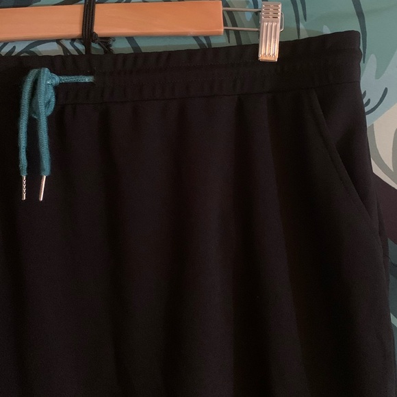 Drawstring skirt - Picture 2 of 3